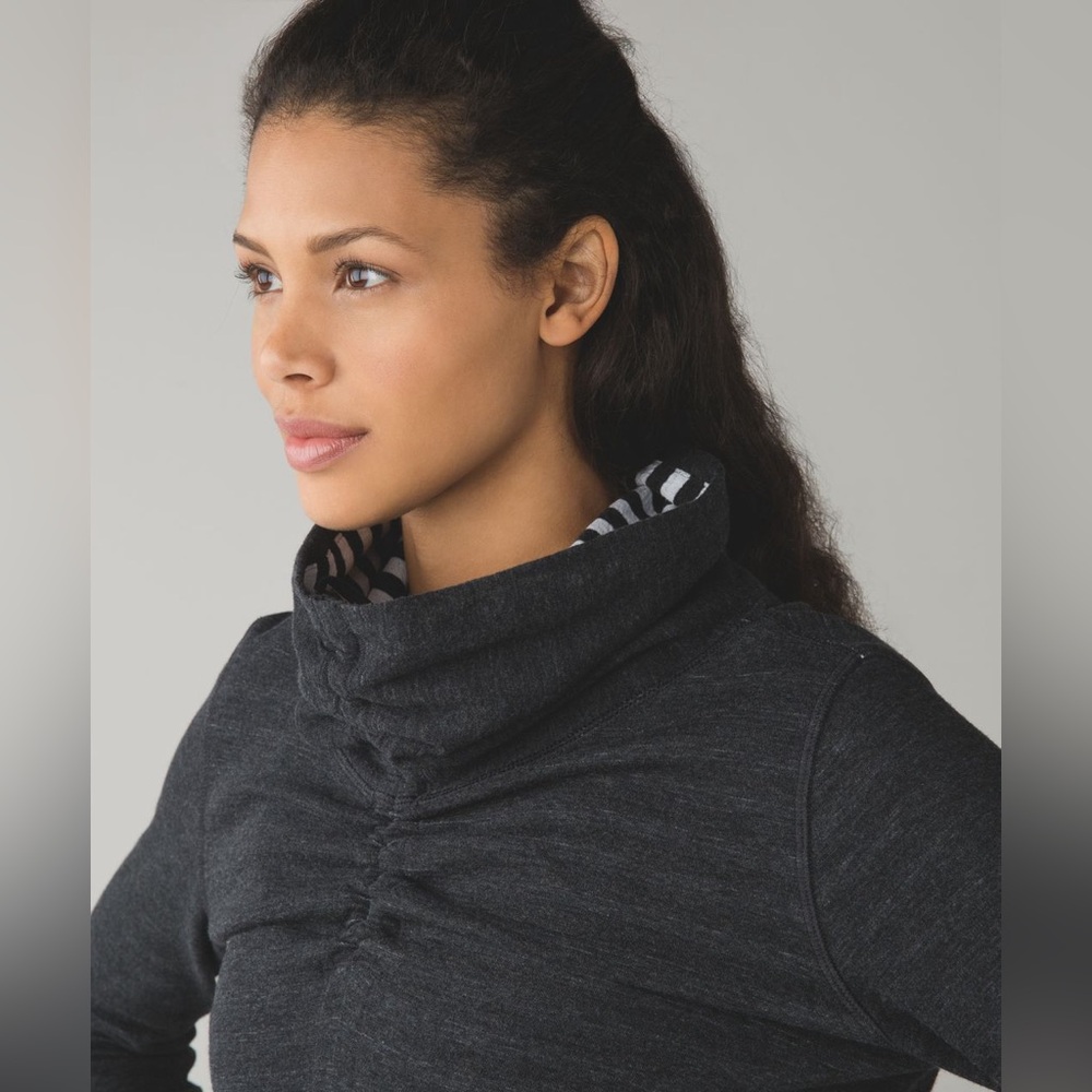 Lululemon In A Cinch Long Sleeve Tee - Picture 3 of 11